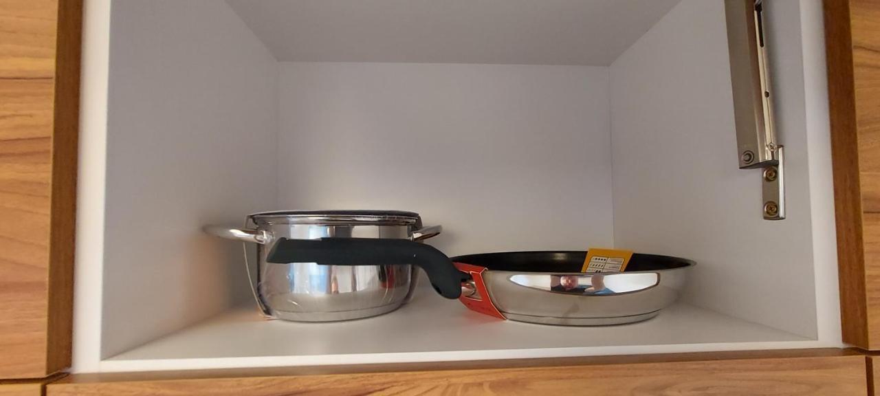 New Space 30% Off, Self Chieck-in, Netflix Apartment