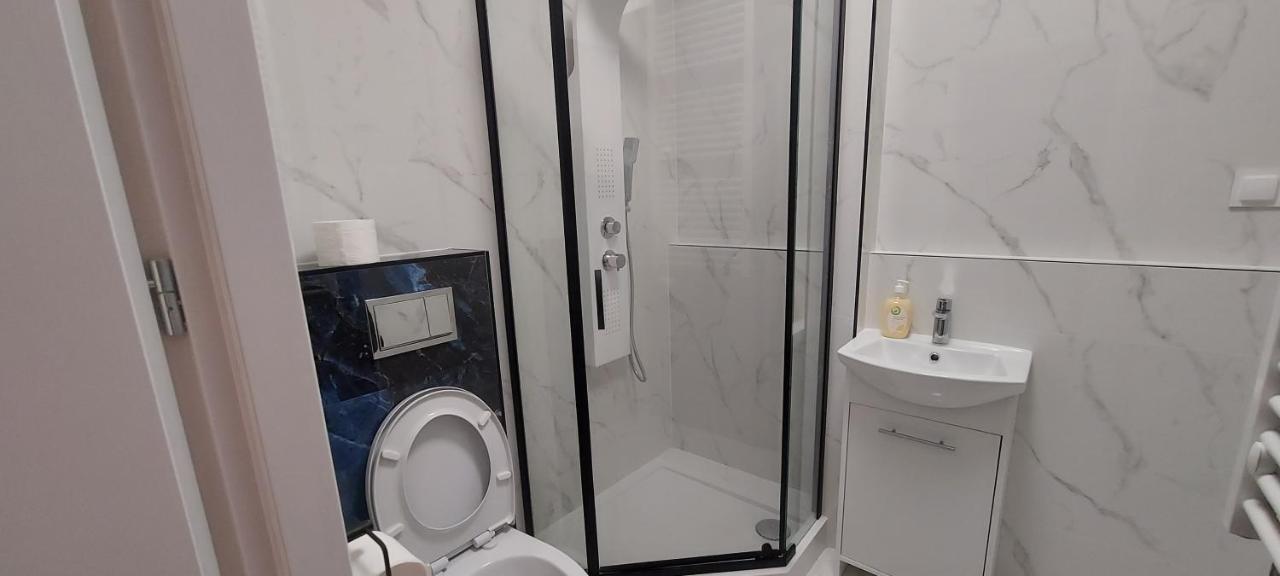 New Space 30% Off, Self Chieck-in, Netflix * Rzeszów
